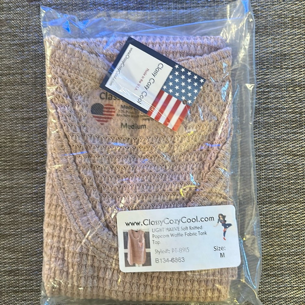 NWT Soft knitted popcorn tank top size M made in USA light mauve